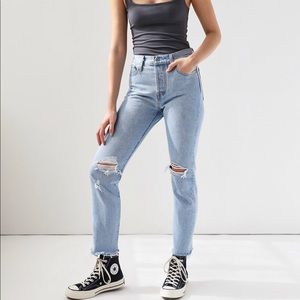 Levi’s Wedgie Fit Light Wash Jeans NWOT